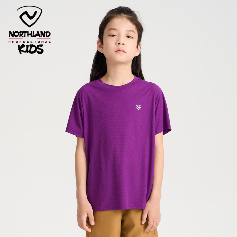 诺诗兰童装 速干短袖T恤  快速吸收汗液并迅速蒸发，带来全天候清爽体验，是户外运动与日常穿搭的理想选择！CO120202
