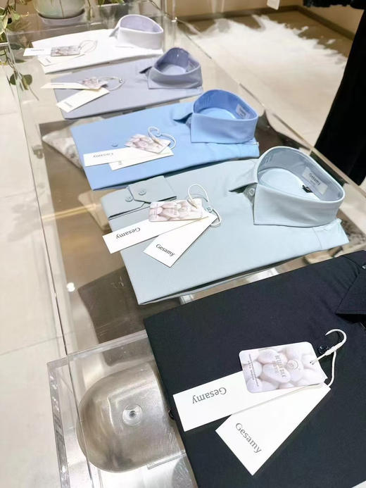 英国轻奢品牌Gesamy桑蚕丝短袖衬衫，英国高端塞尔福里奇商场，哈罗斯商场都有专柜，2.5%桑蚕丝+29.5%莫代尔的黄金配比，吸湿性，透气感都很好，5色可选
尺码M-3XL，清货特价 商品图1