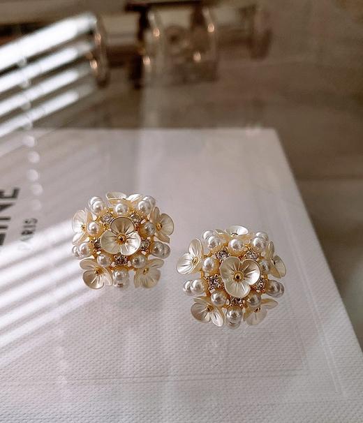 设计师款花球珍珠精致耳钉925脱敏针 商品图8