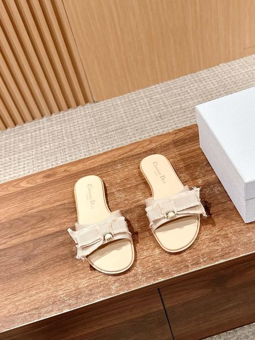 迪奥新款珍珠蝴蝶拖鞋黑色流苏罗缎鞋面尽显时尚格调（HC） 商品图1