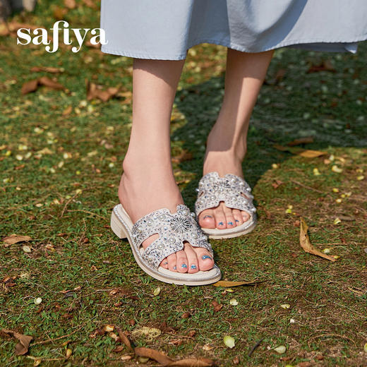 Safiya/索菲娅2025夏季轻便平底复古闪钻珍珠仙女休闲露趾拖鞋SFD2110380 商品图2