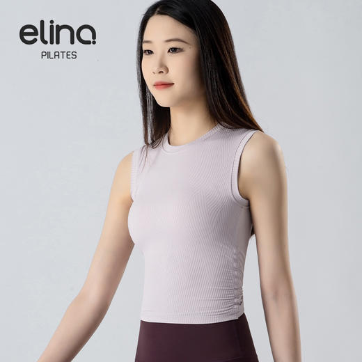 一恋•普拉提 2025春季新款罗纹运动背心后扭结时尚瑜伽背心EMM008（固定胸垫） 商品图5