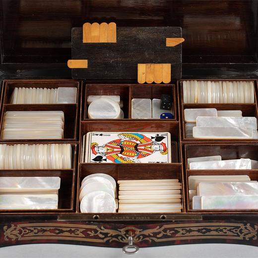 独角鹿西洋古董 19世纪末法国出品配母贝筹码及纸牌古典卷叶纹饰布勒镶嵌游戏盒 商品图3