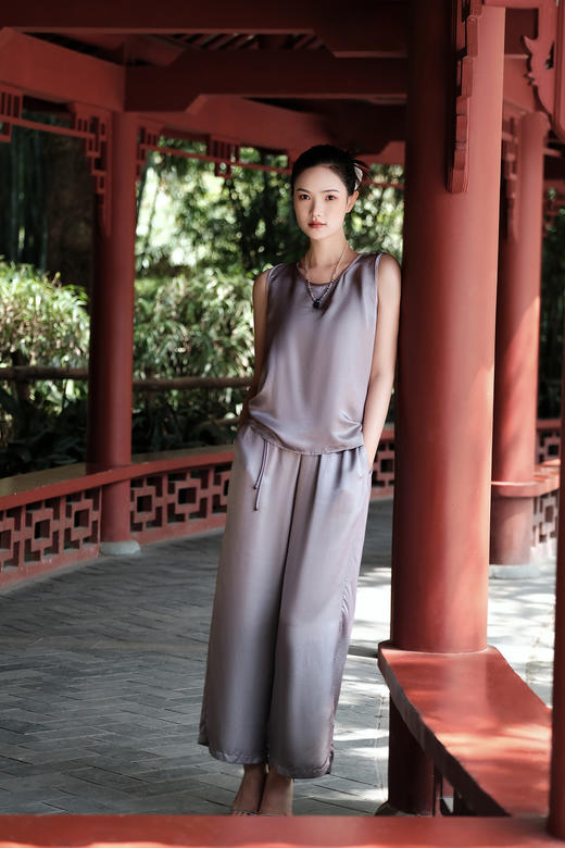 盛唐婧 |暮山紫桑蚕丝暗纹提花背心上衣 商品图6