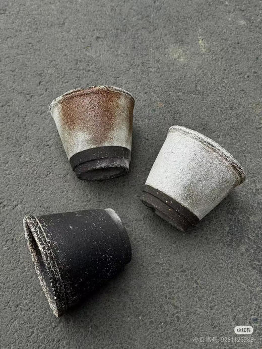 粗陶手工 艺术花盆 四色可选，花盆底部有眼 花盆高度12厘米 口径13厘米 商品图1