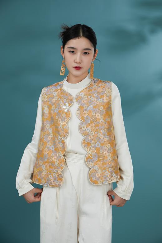 荷言HEYEN 静初 五彩雏菊提花非遗宋锦新中式马甲高级定制 商品图0