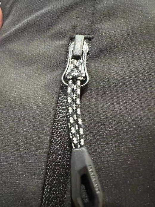 正品猛犸象 Mammut Runbold Pant 户外运动透气轻量速干裤
尺码s-2xl，黑，藏蓝两色 商品图7