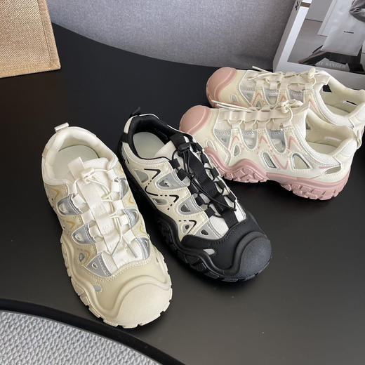 白鹿同款!【轻便户外厚底登山鞋】秋款网面升级款 可以登山又可以健身的镂空休闲鞋 抽绳式鞋带设计，穿脱方便 鞋身散热透气，双脚清凉自在跟高约3.5cm，上脚完美拉长比例 商品图1