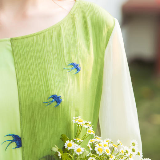 【林栖设计小店】（现货）【林栖推荐】2025年春夏新品浅绿色显瘦气质拼接真丝飞片连衣裙N1952298 商品图8