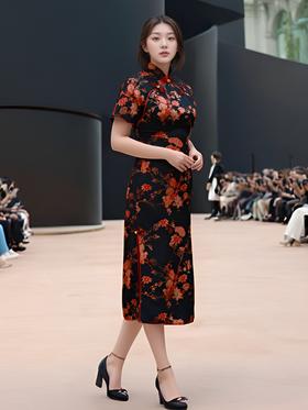 复古双门襟手工盘扣花瓣边旗袍