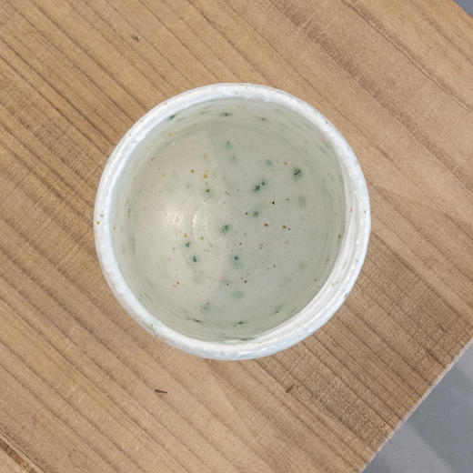 郑昀作品-白釉绿斑手握杯 商品图2