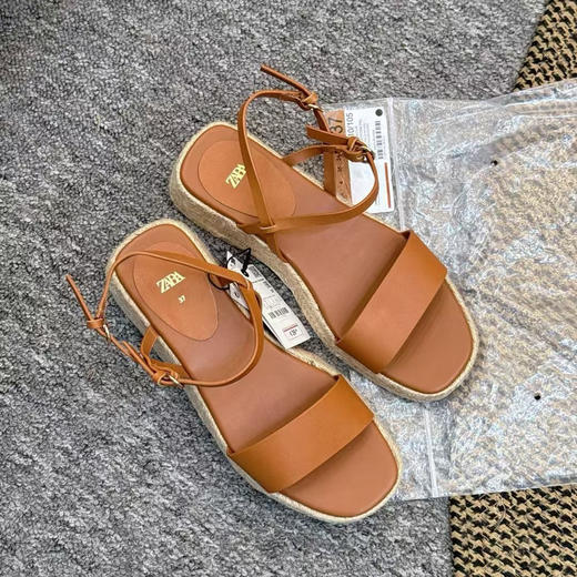 外贸出口，正品ZARA草编厚底全皮女士凉鞋

尺码:35-41码(标准码，修长款)
材料:头层牛皮
大底:草编➕橡胶
包装:袋装
专柜39.95欧，折合人民币320元 商品图0