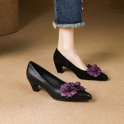 【预售5天】春季新款花朵尖头低跟气质真皮女鞋舒适羊反皮浅口单鞋AA&C0813 商品图4