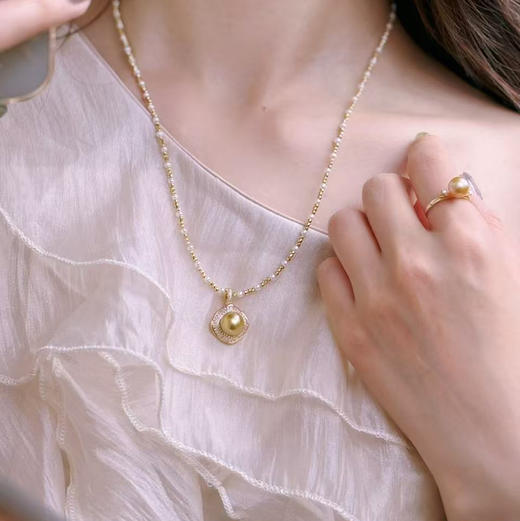 甄珠贝 万能可开合吊坠 南洋金珠 10-11mm 正圆，基本无暇，ji强光 商品图6