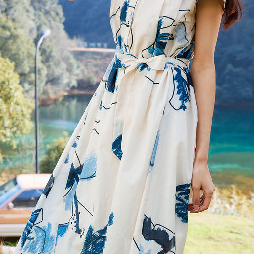 玳莎蓝色印花宽肩连衣裙两件套宽松腰带收腰衬衫裙2025年夏季新款  FB35003 商品图2