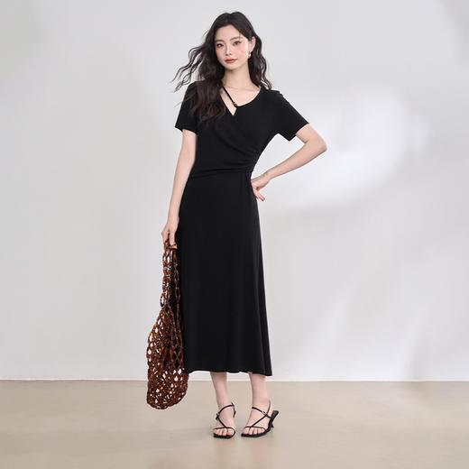 设计感不规则镂空领口连衣裙简约随性气质收腰连衣裙V0550125/Y0050888 商品图1