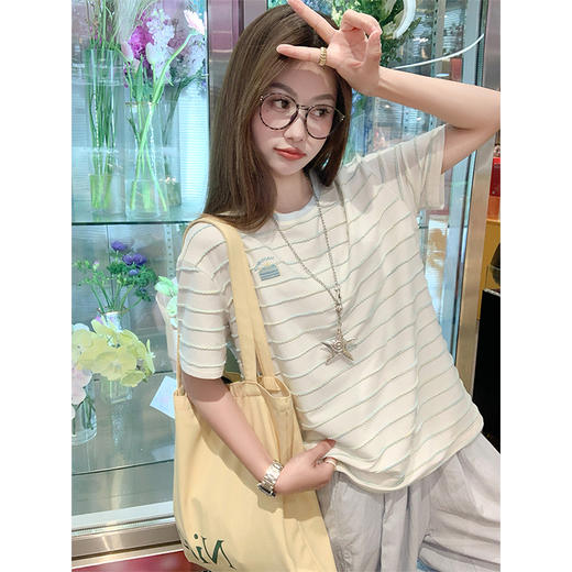 <曾小咸推荐>慵懒休闲蓝色条纹宽松短袖T恤 商品图4