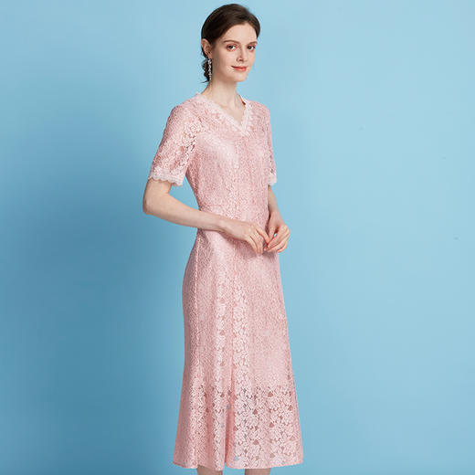 EITIE爱特爱花边V领镂空鱼尾裙法式蕾丝绣花连衣裙2025年夏季新款B2507682 商品图7