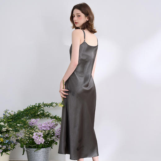 【气质高级感】设计感优雅吊带裙女2025捏褶收腰连衣裙V0050622 商品图4