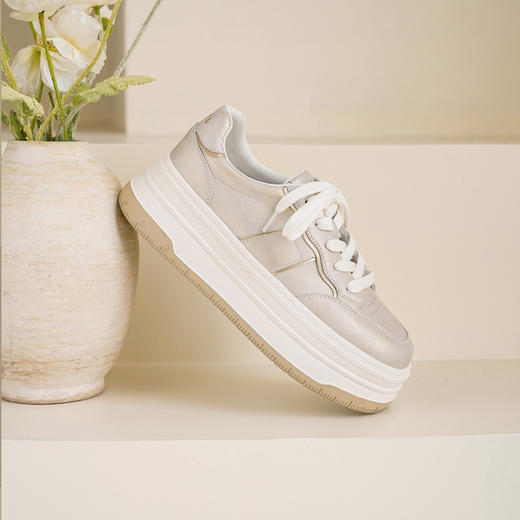 Safiya/索菲娅2025爆款厚底时尚百搭小个子轻便增高休闲板鞋SFD3112409 商品图6