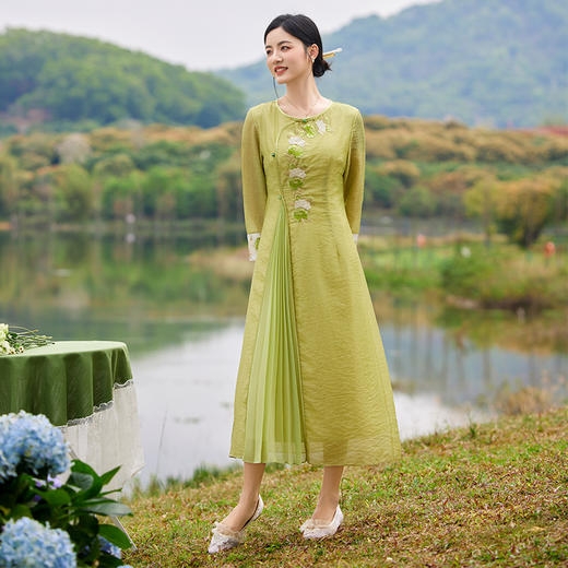 FLZD-6075新中式改良国风气质旗袍裙2025夏装新款绣花圆领收腰显瘦连衣裙女 商品图0