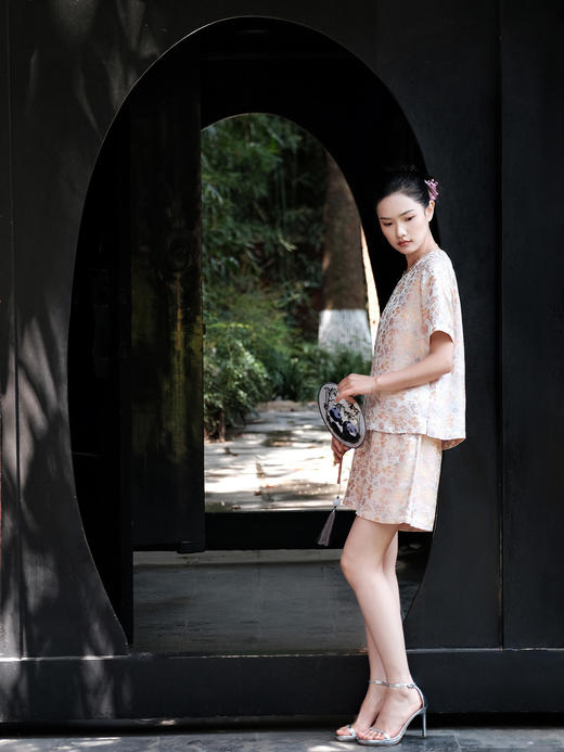 盛唐婧 |真丝宋锦朱颜粉黛上衣 商品图6