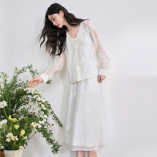 复古文艺感天丝重工肌理感绣花衬衫女衬娃娃款衣V0550243 商品图3