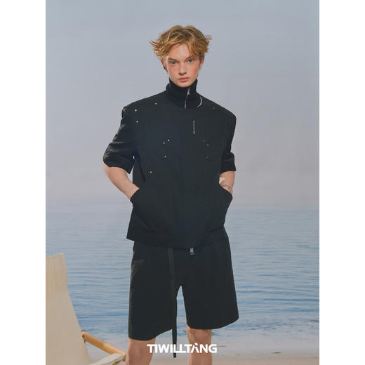 启世录TIWILLTANG“跃动晶凌"无领结构分割短袖夹克夏季刺绣上衣 商品图1