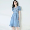 【高货sh】全新升级【铂金会员266/天猫359/差价93】(13236) 洛诗琳2025夏季法式V领收腰系带茶歇裙蓝色天丝提花连衣裙 商品缩略图0