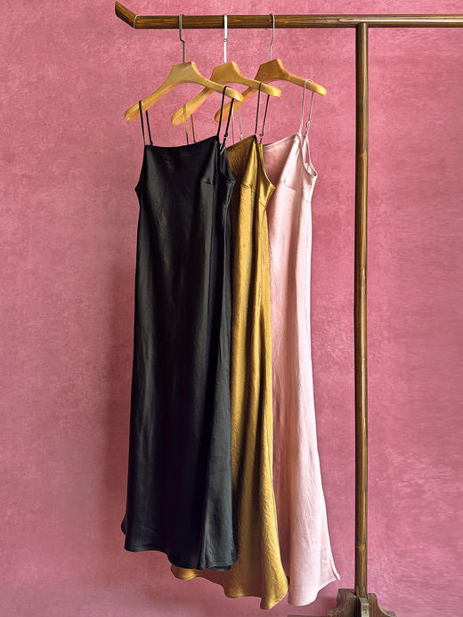 V250975吊带裙 商品图0