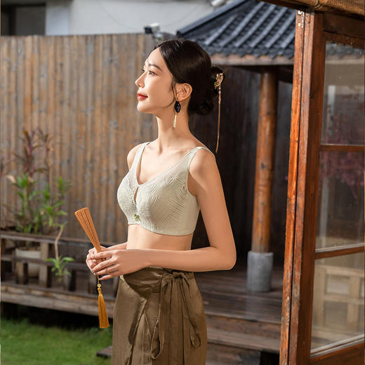 【88元1件】大胸显小四排扣记忆钢圈夹棉杯文胸-2251106 商品图1