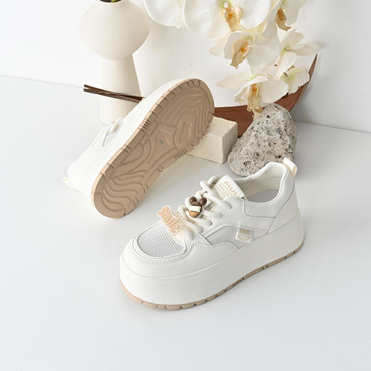经典鲨2025年夏季款百搭圆头舒适厚底显高通勤透气小白鞋女KW279-529101 商品图2