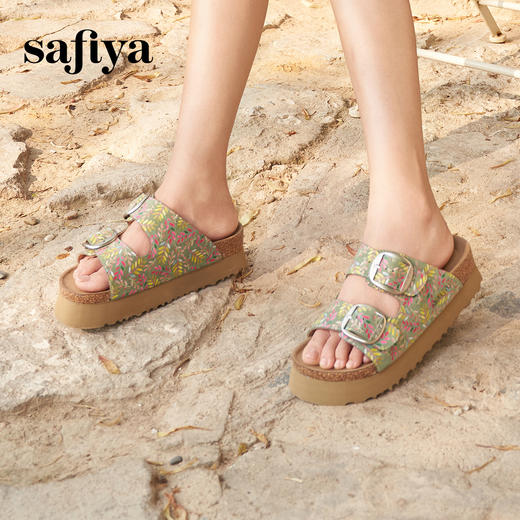 Safiya/索菲娅2025一脚蹬轻便厚底印花复古双扣带露趾勃肯凉拖 SFD2110156 商品图1