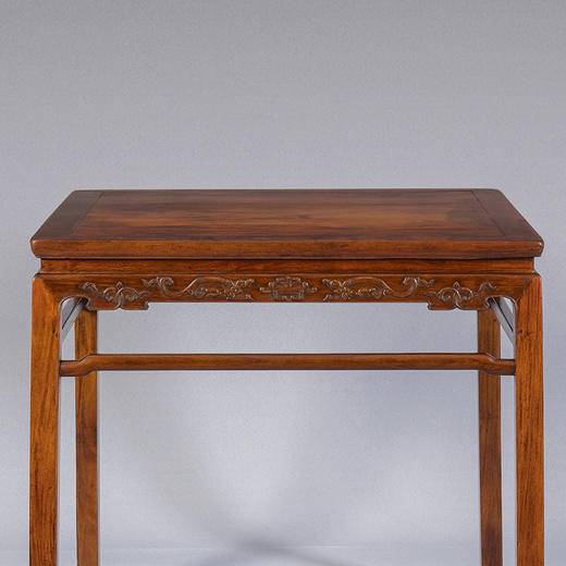 清中期 黄花梨束腰罗锅枨马蹄腿螭龙纹方桌 商品图1