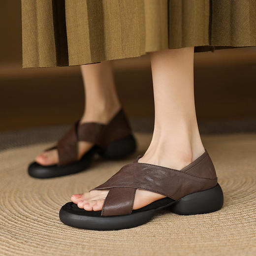 【预售5天】夏季新款真皮透气百搭平底露趾凉鞋软底舒适休闲时尚复古女鞋MX&mx89803 商品图0