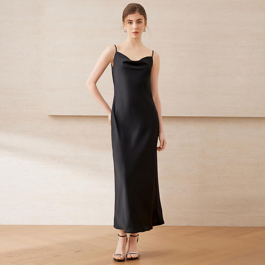 EITIE爱特爱法式优雅高腰及踝黑色小荡领百搭吊带裙2025夏季新款B2507666 商品图2