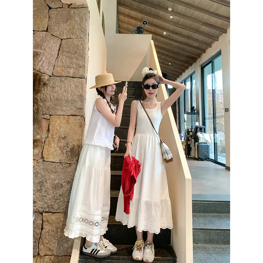 <曾小咸推荐>4.7现货秒杀 ！微信超特价！韩系下摆拼接镂空花边连衣裙 日常189.99 立减90 秒杀99.99！！ 商品图1