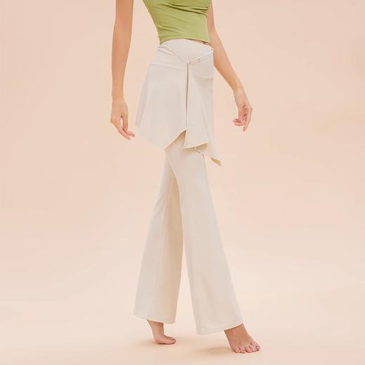 【147元任选3件】跃牌【蚂蚁运动】系列 提臀抗菌裸感瑜伽裤裙摆屁帘健身喇叭裤K3541（活动产品，收货7天内支持退换） 商品图2