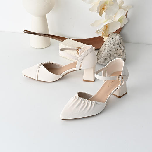 经典鲨2025年夏季新品优雅尖头高粗跟仙女风气质单鞋凉鞋女KC19-529061 商品图3