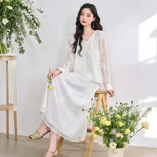 复古文艺感天丝重工肌理感绣花衬衫女衬娃娃款衣V0550243 商品图4