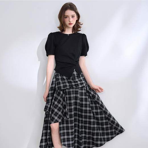 【限时秒杀】设计感泡泡短袖T恤女春夏捏褶收腰不规则开叉下摆上衣V0650249/H0050946 商品图1