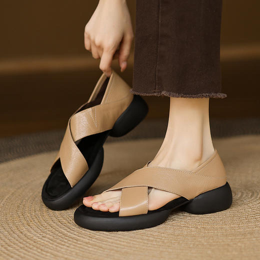 【预售5天】夏季新款真皮透气百搭平底露趾凉鞋软底舒适休闲时尚复古女鞋MX&mx89803 商品图4