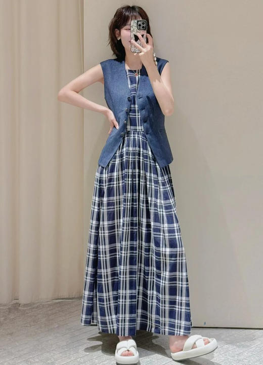 棉斜纹色织格松紧收腰连衣裙 进口面料斜纹棉格纹裙 收腰设计 勾勒腰部曲线 无袖X型收腰的黄金比例学 布面细洁美观 手感柔软舒适 商品图6