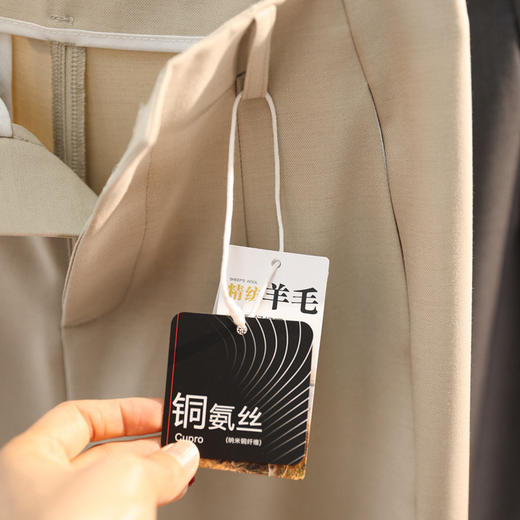 松弛感！通勤铜氨丝精纺羊毛条纹翻边高腰裤！2025宽松直筒阔腿裤西裤女春夏款！ 商品图3