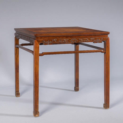 清中期 黄花梨束腰罗锅枨马蹄腿螭龙纹方桌 商品图0