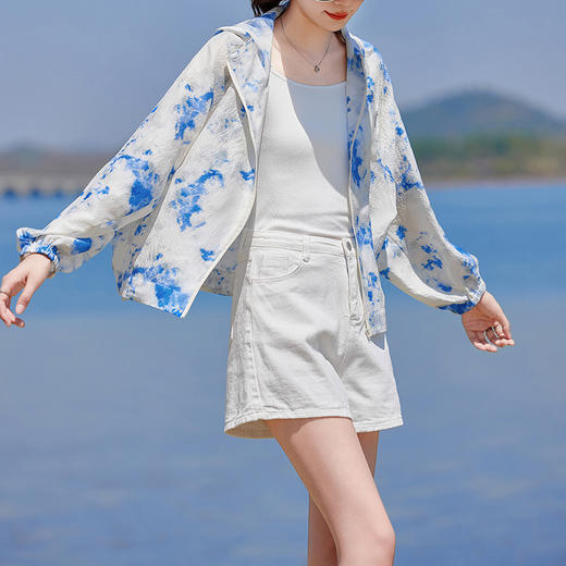 KQ-A31011休闲真丝短外套女2025春夏新款连帽印花上衣宽松桑蚕丝防晒衣 商品图1