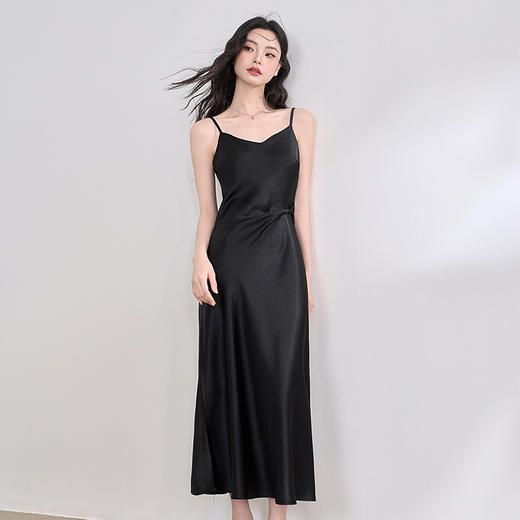 【气质高级感】设计感优雅吊带裙女2025捏褶收腰连衣裙V0050622 商品图1