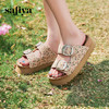 Safiya/索菲娅2025一脚蹬轻便厚底印花复古双扣带露趾勃肯凉拖 SFD2110156 商品缩略图6