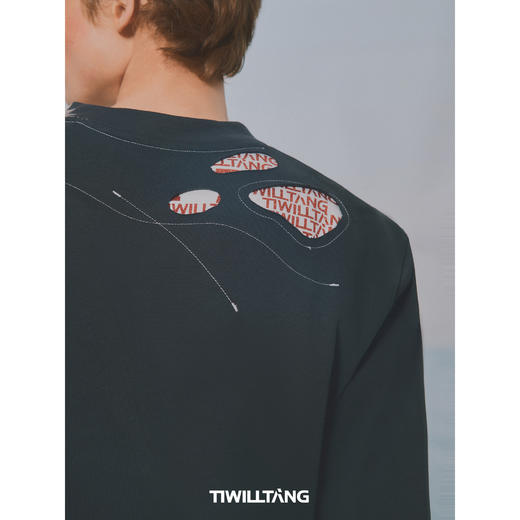 启世录TIWILLTANG“碎荧灼珲”破洞拼接短袖夏季纯棉圆领T恤上衣 商品图3