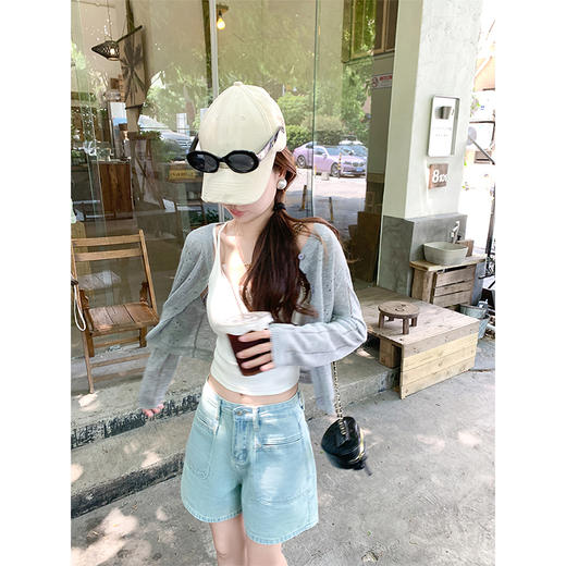 <曾小咸推荐>高腰百搭休闲宽松浅蓝色牛仔短裤 商品图1